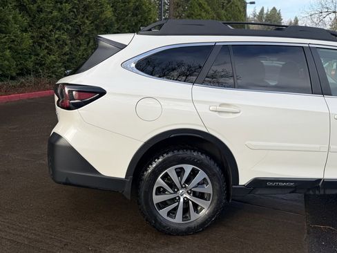 Used 2021 Subaru Outback Premium image 16