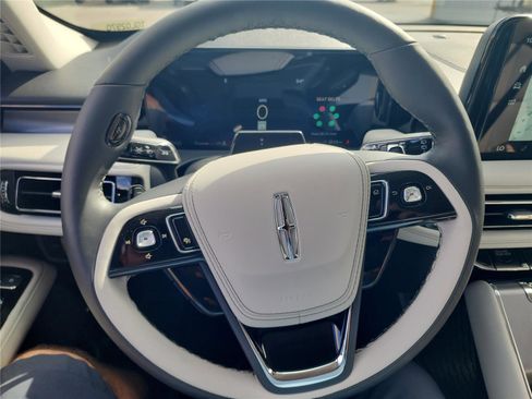 New 2026 Lincoln Aviator 2WD image 29