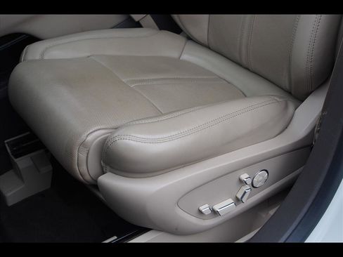 Used 2021 Lincoln Nautilus Reserve w/ Equipment Group 201A image 20