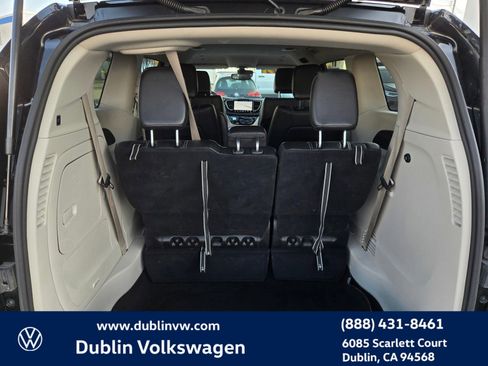 Used 2024 Chrysler Pacifica Select image 25