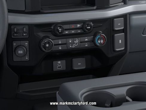 New 2026 Ford F350 4x4 Crew Cab DRW Super Duty image 15