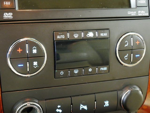 Used 2011 Chevrolet Suburban LTZ AWD/4WD image 29