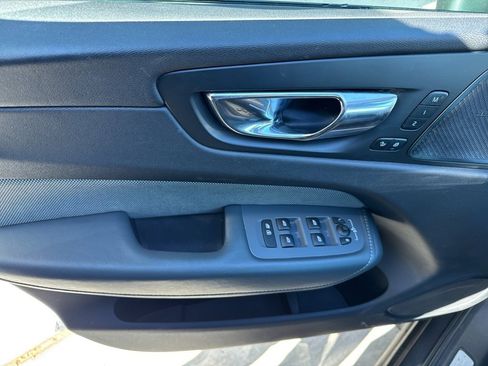 Used 2022 Volvo XC60 B5 R-Design image 16