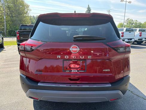 Used 2023 Nissan Rogue S AWD/4WD image 6