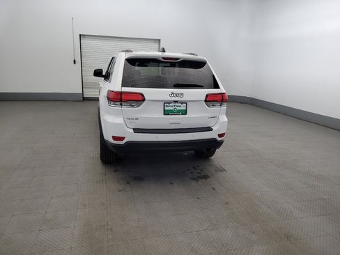 Used 2020 Jeep Grand Cherokee Laredo AWD/4WD image 6