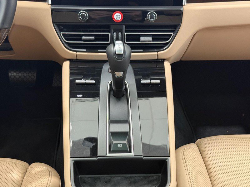 Certified 2024 Porsche Macan GTS AWD/4WD image 16