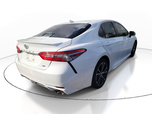 Used 2019 Toyota Camry SE FWD image 7
