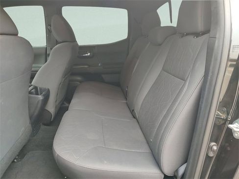 Used 2019 Toyota Tacoma TRD Off-Road image 32