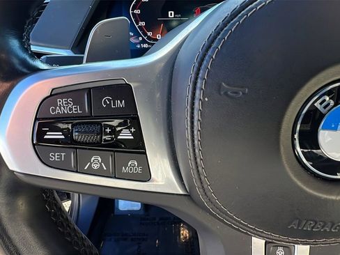 Used 2022 BMW X7 M50i image 27