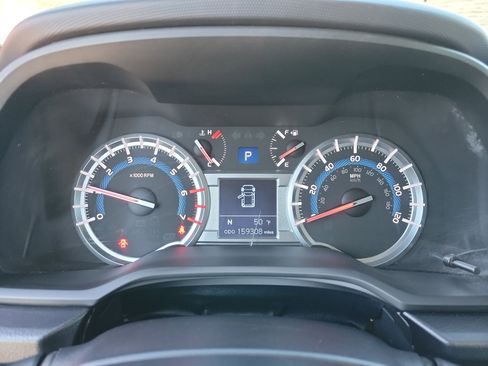 Used 2015 Toyota 4Runner SR5 Premium image 17