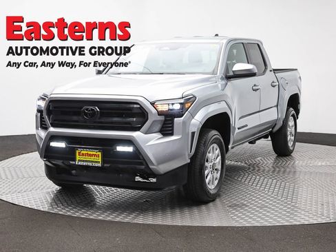 Used 2024 Toyota Tacoma SR5 AWD/4WD image 1