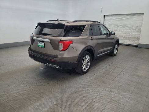 Used 2021 Ford Explorer XLT w/ Equipment Group 202A image 9