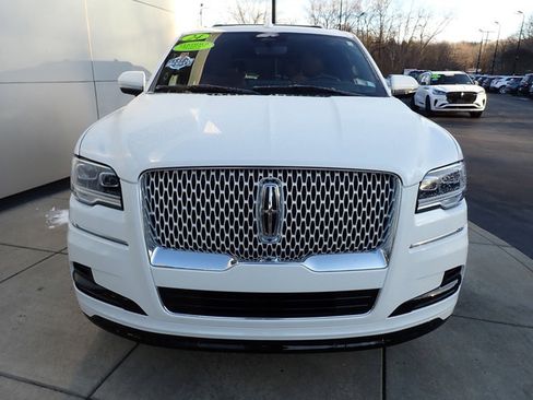 Certified 2024 Lincoln Navigator Reserve image 9