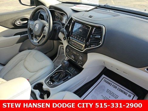 Used 2019 Jeep Cherokee Limited image 12