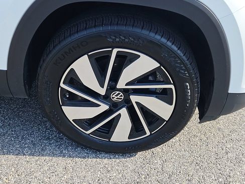 Used 2025 Volkswagen Atlas SEL AWD/4WD image 10
