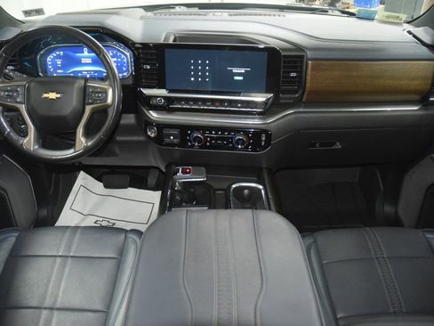 Used 2023 Chevrolet Silverado 1500 High Country w/ High Country Premium Package AWD/4WD image 33