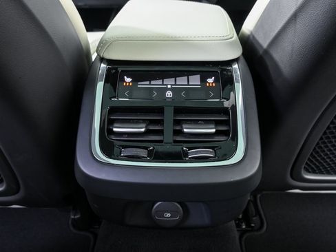 Certified 2025 Volvo V60 B5 Cross Country Ultra image 22