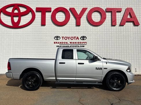 Used 2017 RAM 1500 Express w/ Express Value Package image 4