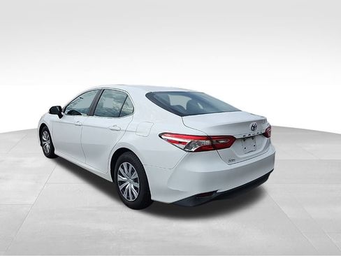 Used 2018 Toyota Camry L image 14