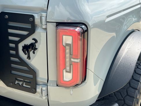 Used 2022 Ford Bronco Outer Banks AWD/4WD image 13