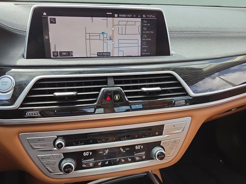 Used 2020 BMW 745e xDrive image 16