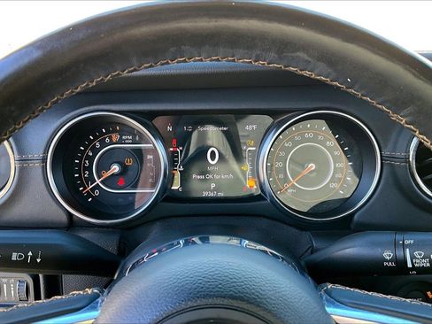 Certified 2021 Jeep Gladiator Overland image 10