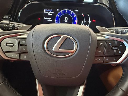 Used 2025 Lexus NX 250 FWD w/ Accessory Package (Z1) image 18