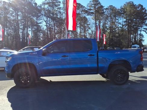 Used 2023 Chevrolet Silverado 1500 LT Trail Boss image 3