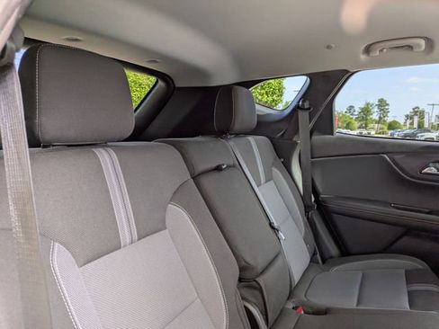 Used 2025 Chevrolet Blazer LT image 30