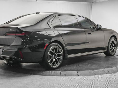Used 2024 BMW 760i xDrive 760i xDrive image 9