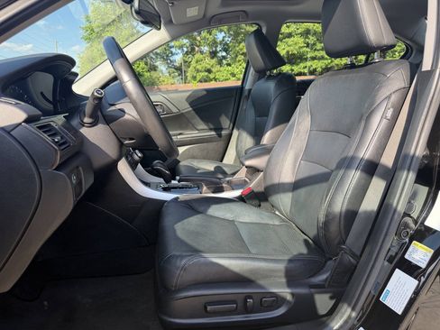 Used 2015 Honda Accord Touring image 4