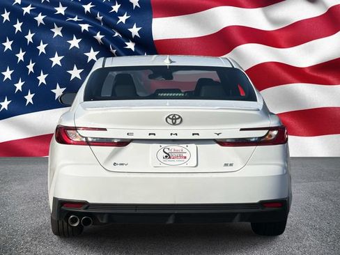 Used 2025 Toyota Camry SE FWD image 6