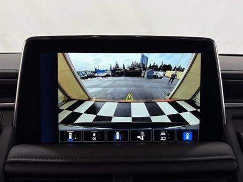 Used 2024 Chevrolet Suburban Z71 w/ Luxury Package image 39