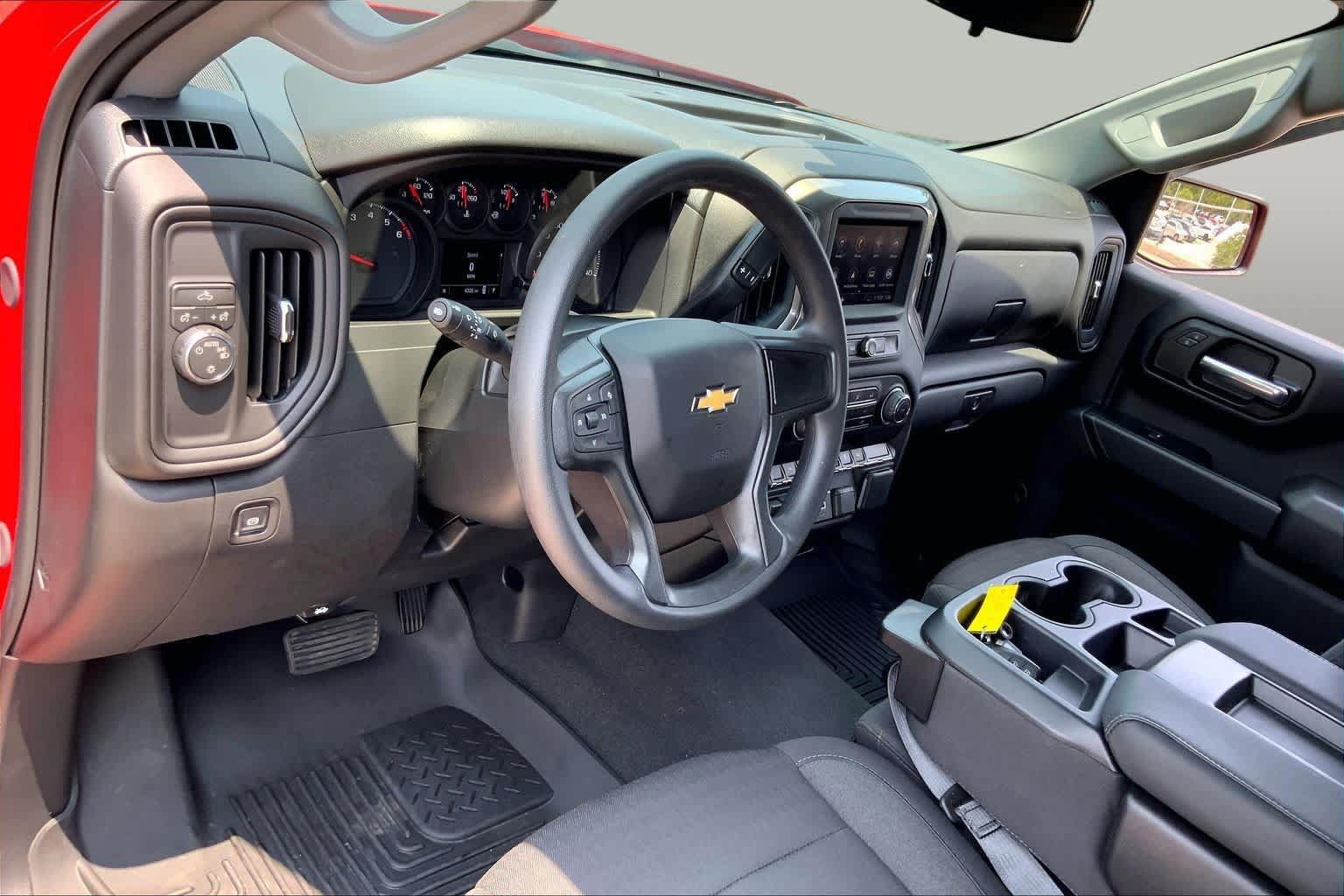 Used 2026 Chevrolet Silverado 1500 Custom RWD image 17