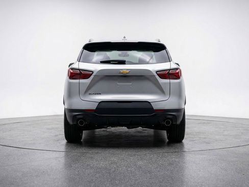 Used 2025 Chevrolet Blazer LT FWD image 7
