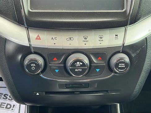 Used 2011 Dodge Journey Express image 22