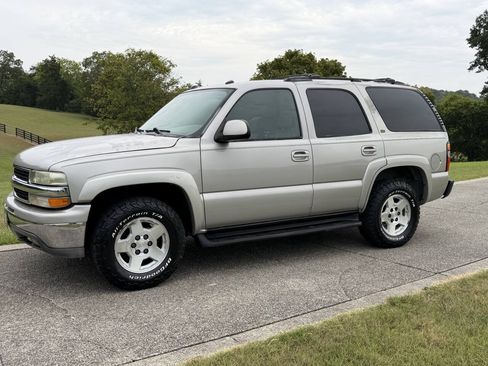 Used 2005 Chevrolet Tahoe LT w/ LT Preferred Equipment Group AWD/4WD image 2