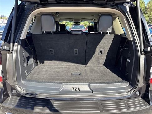 Used 2024 Ford Expedition XLT image 34