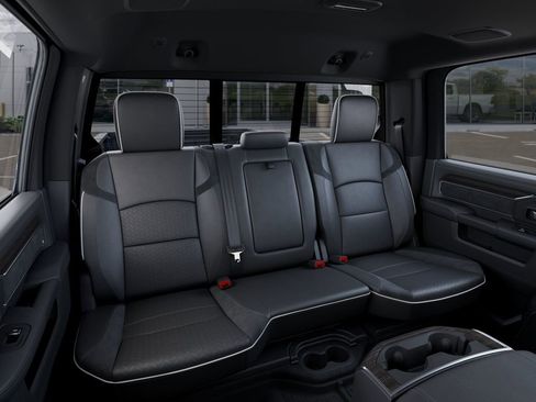 New 2026 RAM 3500 Laramie AWD/4WD image 15