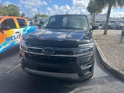 Used 2024 Ford Expedition Max Limited image 3