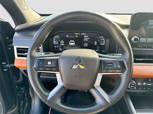 Used 2022 Mitsubishi Outlander SEL image 13