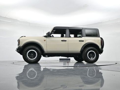 New 2025 Ford Bronco Badlands w/ Sasquatch Package AWD/4WD image 36