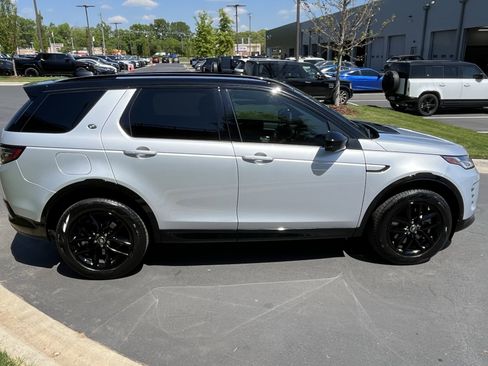 Used 2025 Land Rover Discovery Sport Dynamic SE image 8
