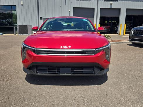 Certified 2025 Kia K4 FWD image 3