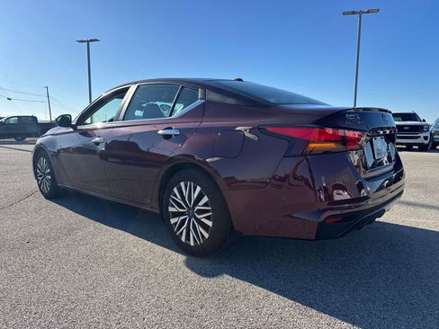 Used 2024 Nissan Altima 2.5 SV image 4