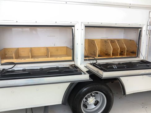 Used 2020 Chevrolet Express 3500 w/ Power Convenience Package image 12