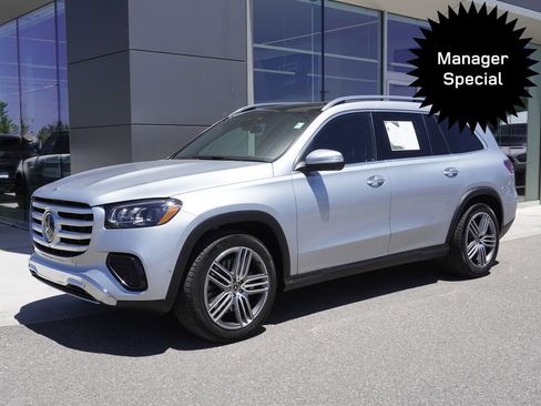 Used 2025 Mercedes-Benz GLS 450 4MATIC image 3