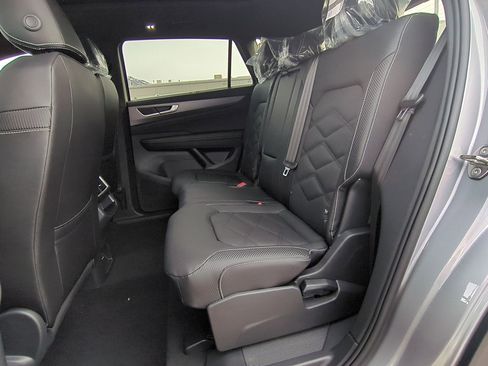New 2026 Volkswagen Atlas Cross Sport SE AWD/4WD image 18