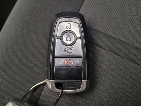 Used 2019 Ford Mustang Coupe image 32