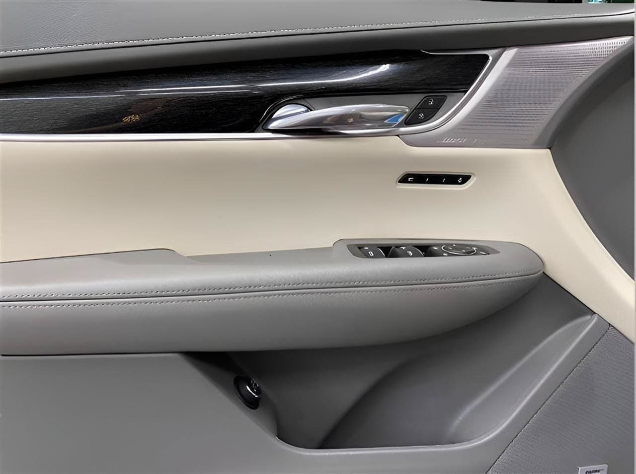 Used 2021 Cadillac XT6 Premium Luxury FWD image 10